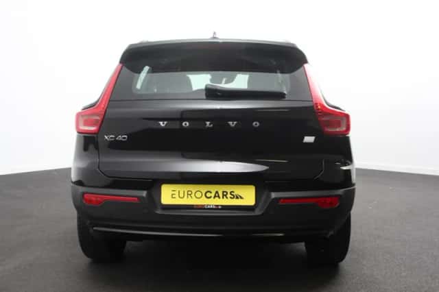 Volvo XC40 (2023) thumbnail 6