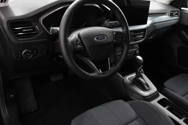 Ford Focus (2024) thumbnail 2