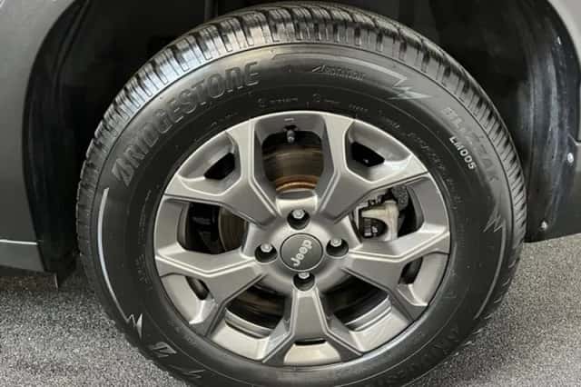 Jeep Avenger (2024) thumbnail 3