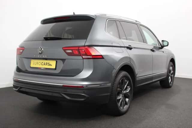 Volkswagen Tiguan (2023) thumbnail 4
