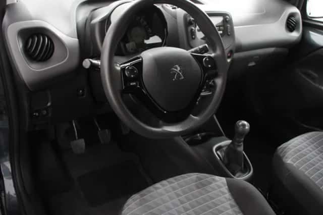 Peugeot 108 (2021) thumbnail 2