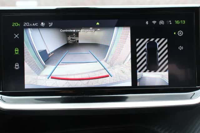 Peugeot 2008 (2024) thumbnail 3