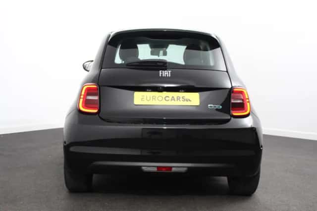 Fiat 500e (2023) thumbnail 4