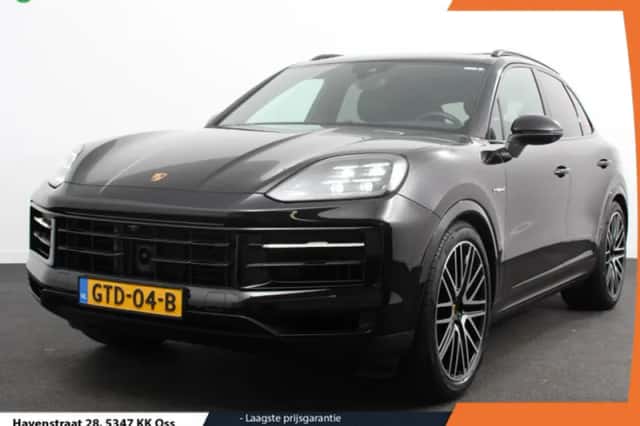 Porsche Cayenne (2024) thumbnail 1