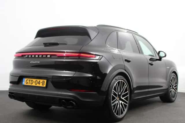 Porsche Cayenne (2024) thumbnail 5