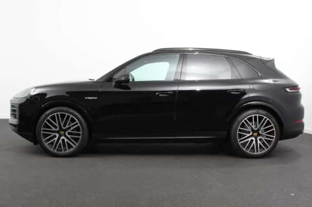 Porsche Cayenne (2024) thumbnail 6