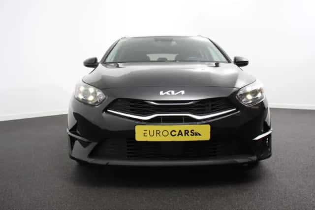 Kia Ceed Sportswagon (2021) thumbnail 2