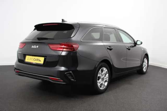 Kia Ceed Sportswagon (2021) thumbnail 4
