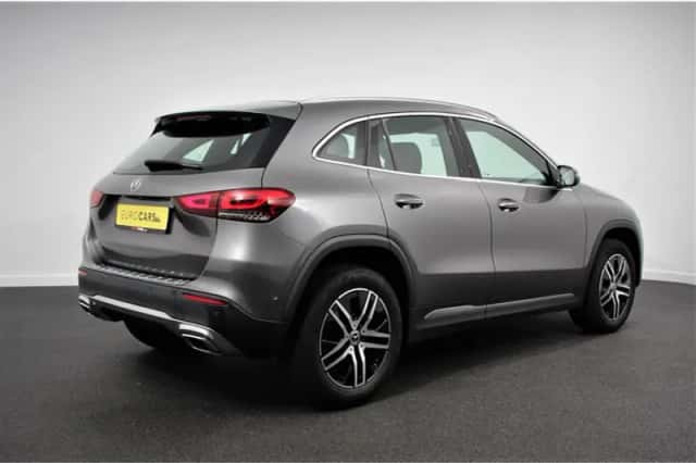 Mercedes-Benz GLA (2020) thumbnail 4