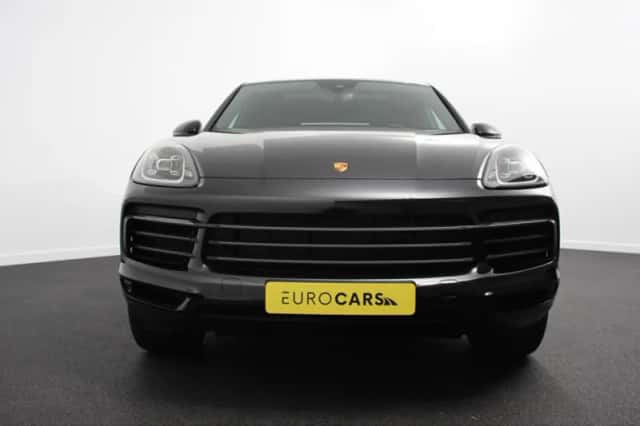 Porsche Cayenne (2022) thumbnail 3