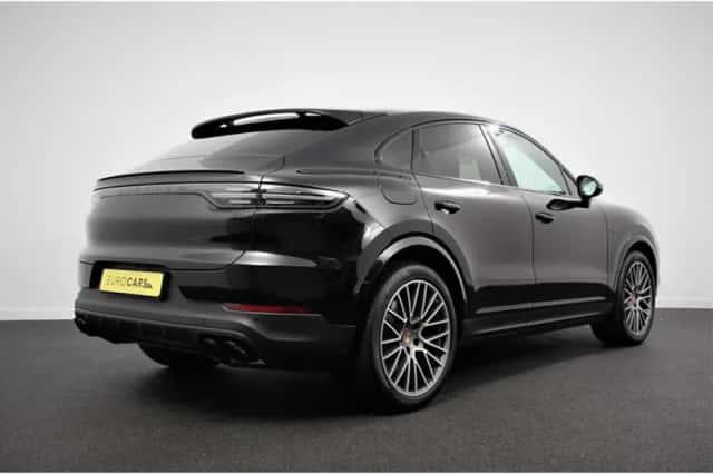 Porsche Cayenne (2022) thumbnail 5
