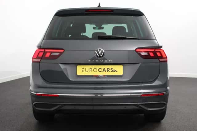 Volkswagen Tiguan (2023) thumbnail 3