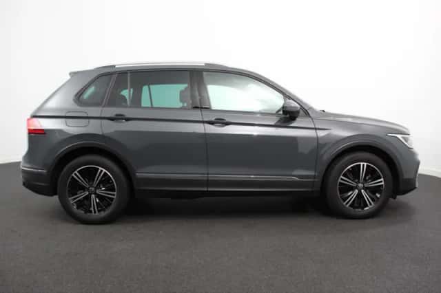 Volkswagen Tiguan (2023) thumbnail 6