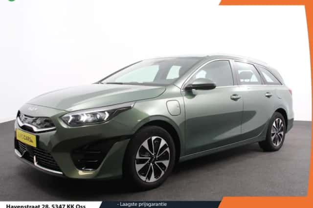Kia Ceed Sportswagon (2023) thumbnail 1