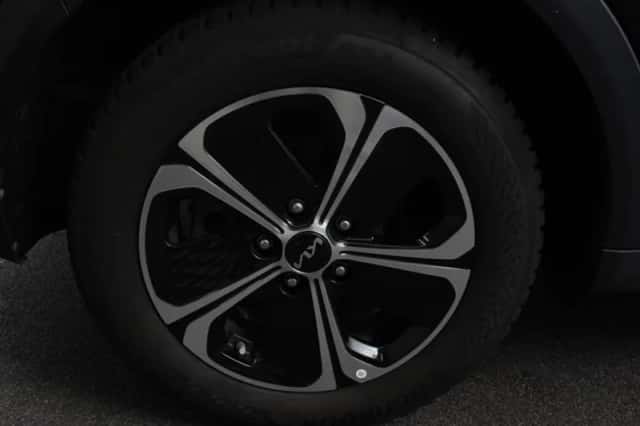 Kia XCeed (2023) thumbnail 3