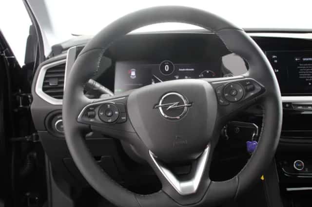 Opel Grandland (2024) thumbnail 3
