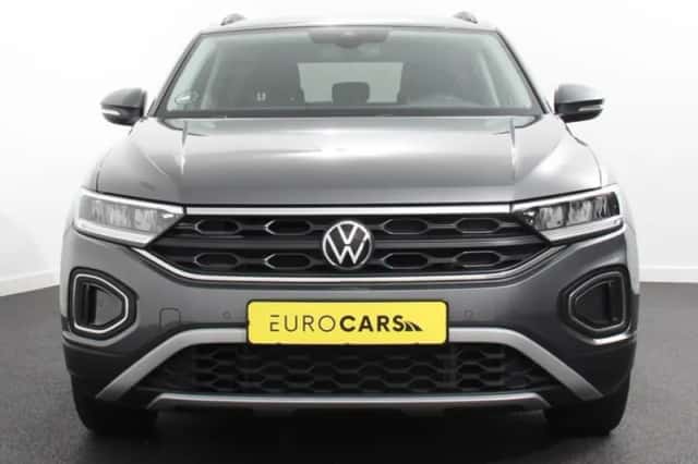 Volkswagen T-Roc (2024) thumbnail 4