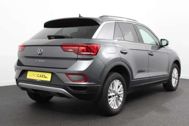 Volkswagen T-Roc (2024) thumbnail 6