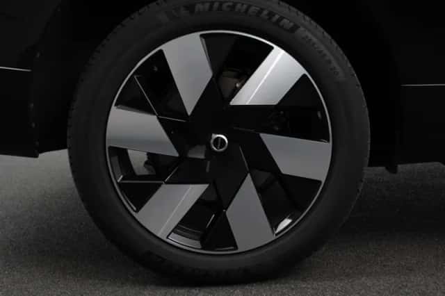 Volvo XC60 (2024) thumbnail 3