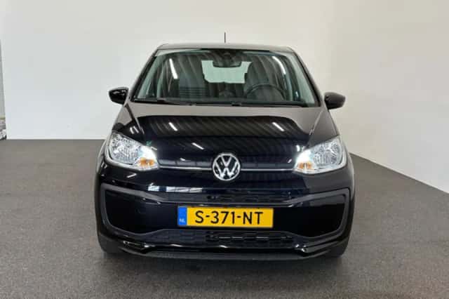 Volkswagen Up! (2023) thumbnail 4