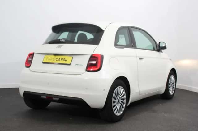 Fiat 500 (2023) thumbnail 6