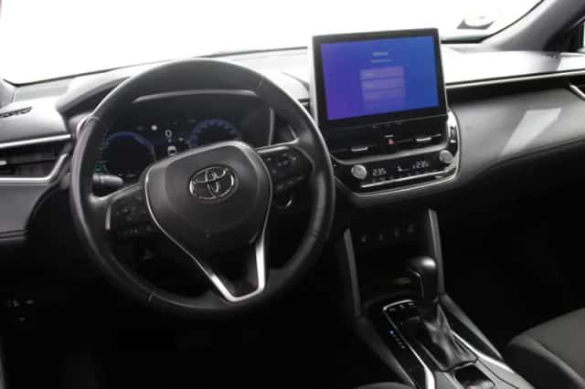Toyota Corolla (2023) thumbnail 2
