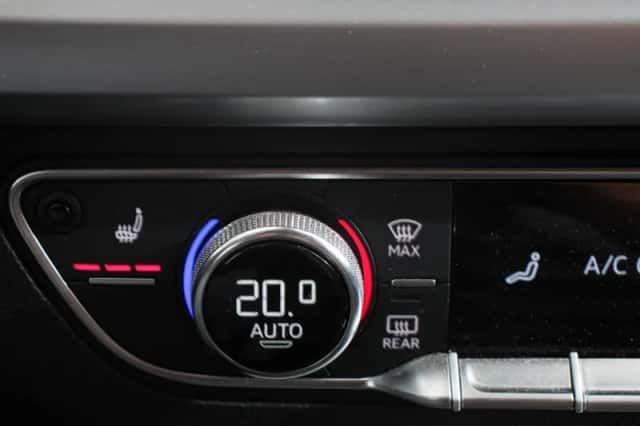 Audi Q5 (2023) thumbnail 3