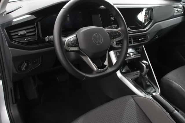 Volkswagen Polo (2024) thumbnail 2