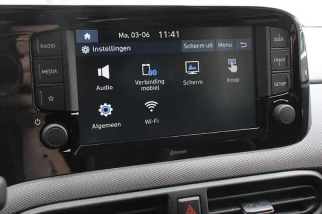 Hyundai i10 (2024) thumbnail 3
