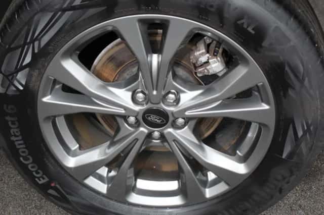 Ford Kuga (2023) thumbnail 4