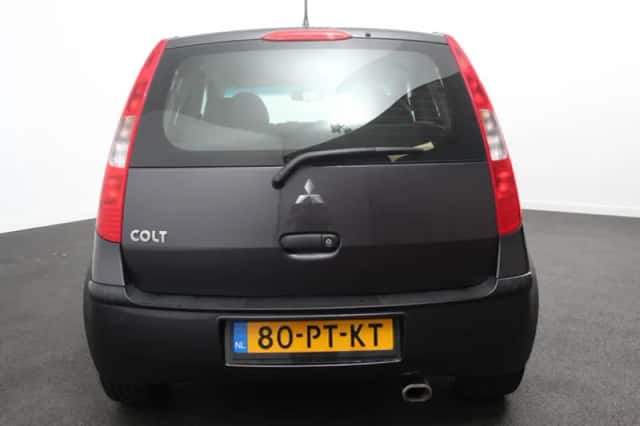 Mitsubishi Colt (2004) thumbnail 6