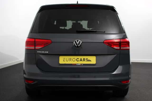 Volkswagen Touran (2021) thumbnail 3