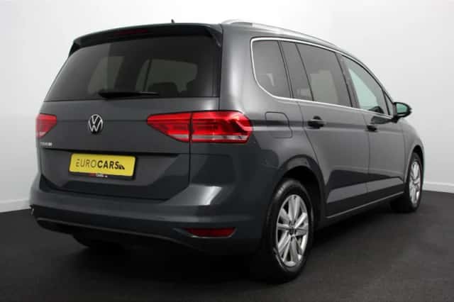 Volkswagen Touran (2021) thumbnail 4