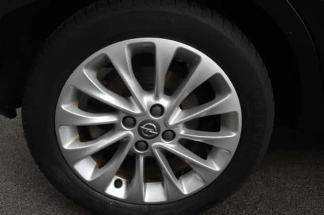 Opel Corsa (2017) thumbnail 2
