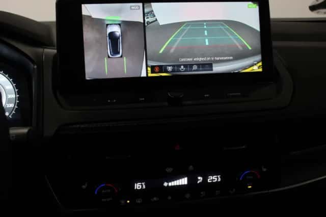 Nissan Qashqai (2025) thumbnail 3