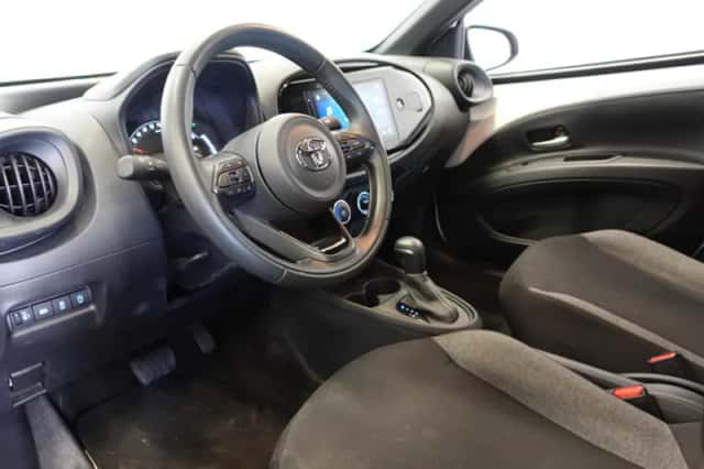 Toyota Aygo X (2024) thumbnail 2