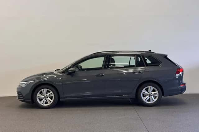 Volkswagen Golf (2023) thumbnail 6