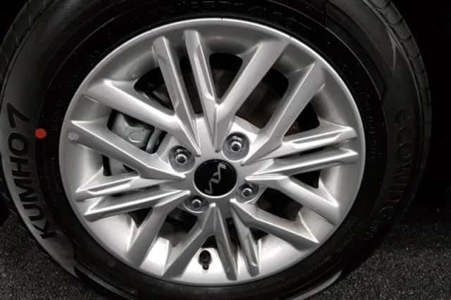 Kia Picanto (2022) thumbnail 3