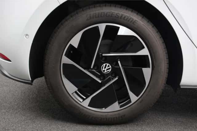 Volkswagen ID.3 (2023) thumbnail 3