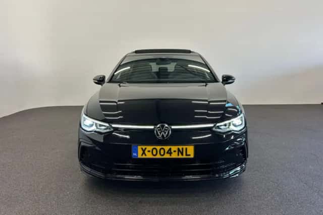 Volkswagen Golf (2023) thumbnail 4