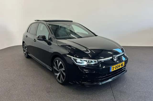 Volkswagen Golf (2023) thumbnail 5
