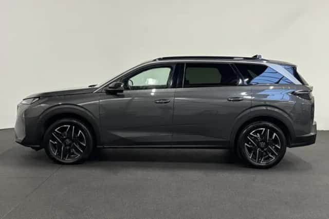 Peugeot 5008 (2025) thumbnail 4