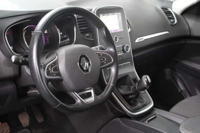 Renault Grand Scénic (2017) thumbnail 3