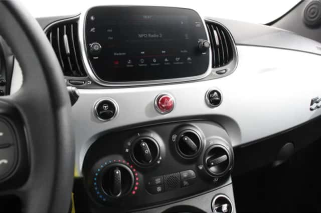 Fiat 500 (2021) thumbnail 3