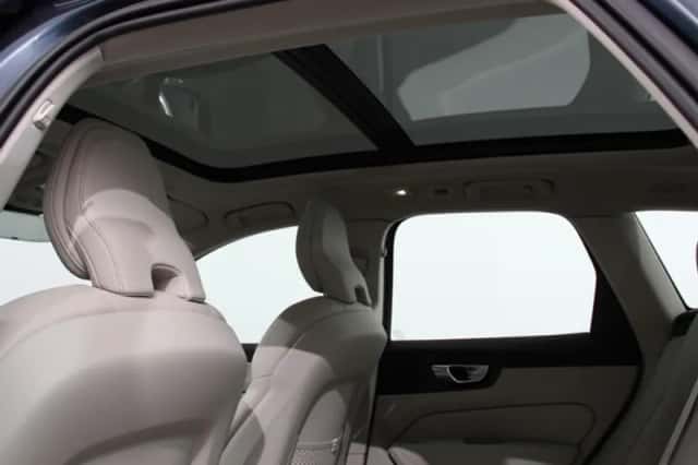 Volvo XC60 (2025) thumbnail 3