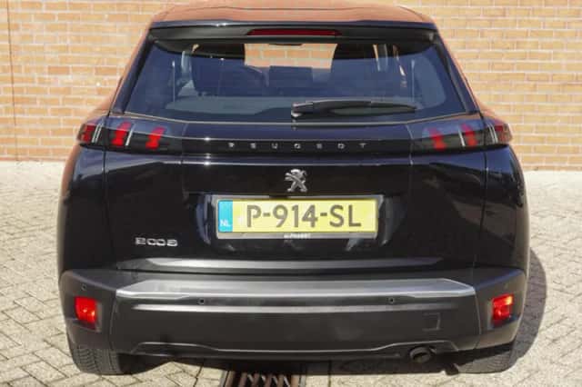 Peugeot 2008 (2022) thumbnail 3