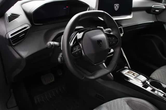 Peugeot 2008 (2025) thumbnail 2
