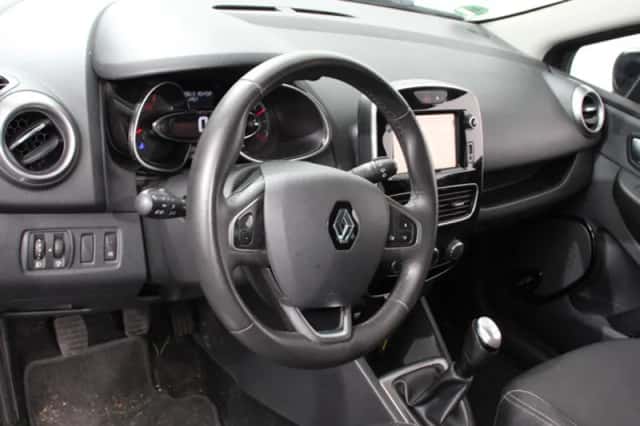 Renault Clio (2017) thumbnail 2
