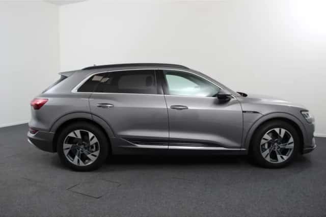 Audi e-tron (2019) thumbnail 6