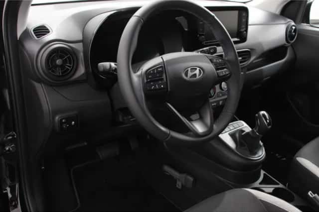 Hyundai i10 (2024) thumbnail 2